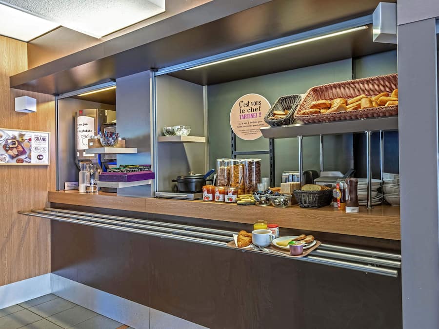 Café da manhã com buffet todos os dias mediante uma taxa