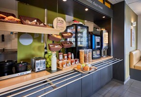 每日供应自助式早餐（需付费）