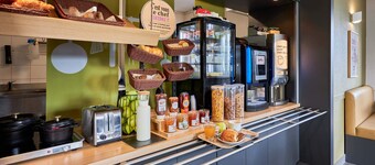 B&B HOTEL Caen Mémorial