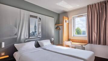 Chambre avec lits jumeaux, non-fumeurs | Literie de qualité supérieure, bureau, chambres insonorisées