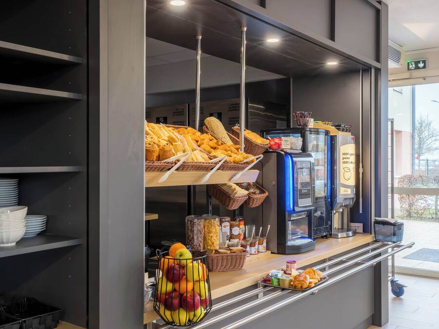 Café da manhã com buffet todos os dias mediante uma taxa