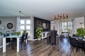 Desayuno completo incluido todos los días 