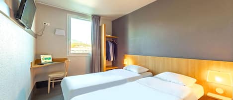 Twin Room, Non Smoking | Premium bedding, soundproofing, free WiFi, bed sheets