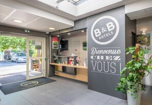 Reception - B&B HOTEL Toulon Ollioules (Ollioules)