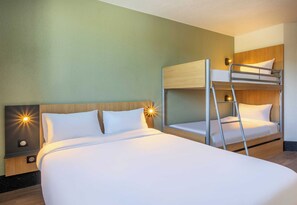 Habitación cuádruple, no fumadores | Ropa de cama de alta calidad, sistema de insonorización, wifi gratis
