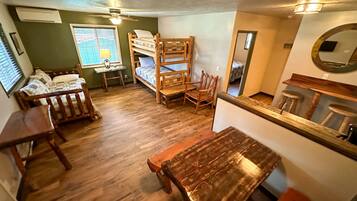 Suite, cocina | 1 habitación, ropa de cama de alta calidad y decoración personalizada