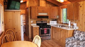 Cabin 10 | Private kitchen