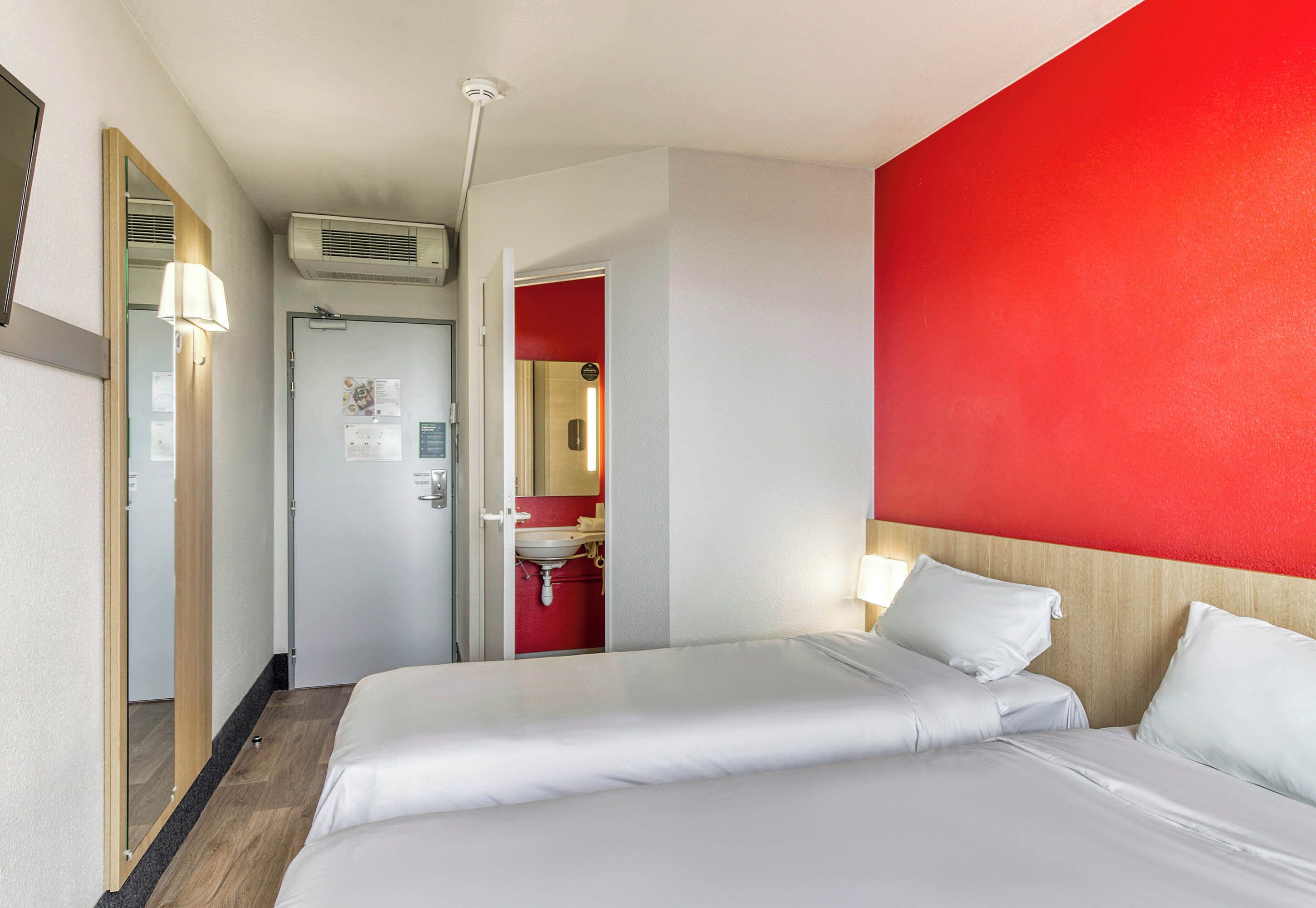 twin room, non smoking | 1 bedroom, premium bedding, desk, soundproofing