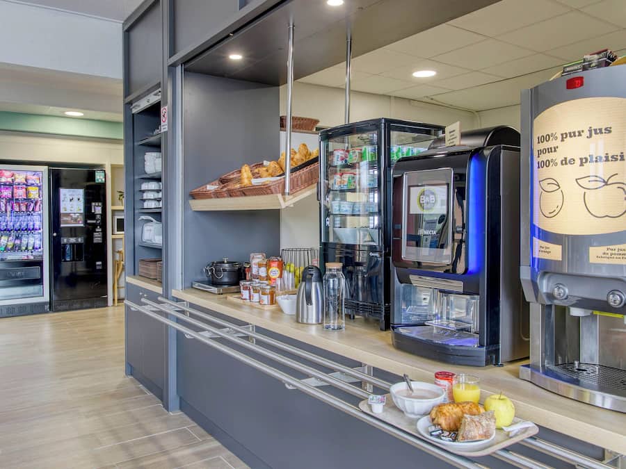 Café da manhã com buffet todos os dias mediante uma taxa