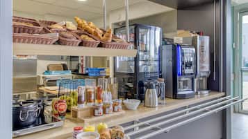 Desayuno buffet todos los días (con cargo)