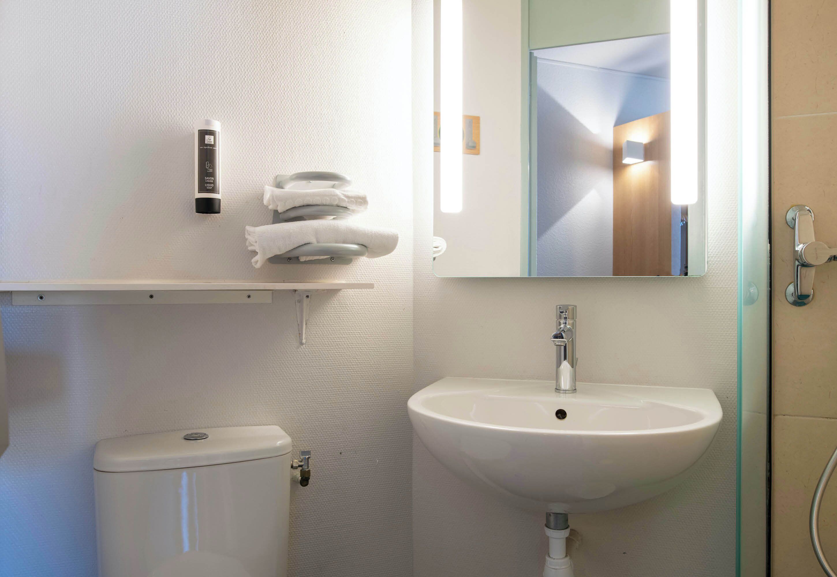 Photo - B&B HOTEL Avignon 2