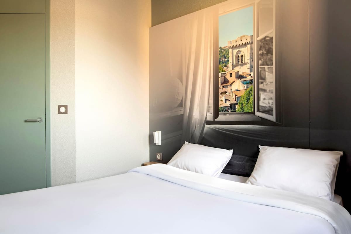 Habitación doble, no fumadores | Ropa de cama de alta calidad, escritorio, sistema de insonorización
