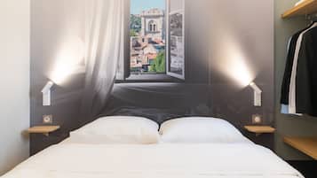 Ropa de cama de alta calidad, escritorio y insonorización