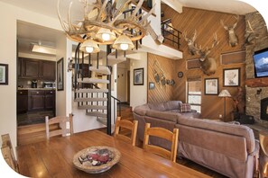 Premium Condo, Multiple Bedrooms, Mountain View | Living area | TV, fireplace, Netflix, DVD player - Aspen Creek by 101 Great Escapes (Mammoth Lakes)