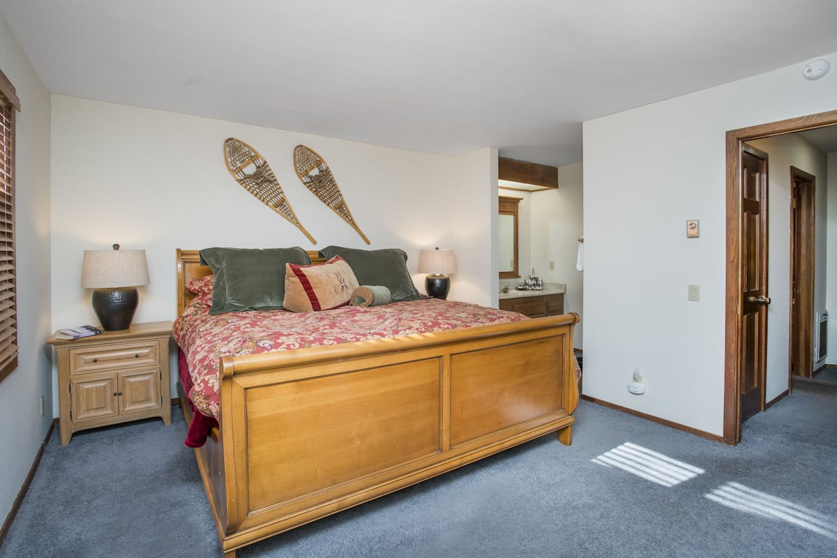 Loft, 2 Bedrooms | WiFi (free), bed sheets