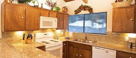 Apartment, 2 Schlafzimmer | Eigene Küche | Kühlschrank, Mikrowelle, Ofen, Herdplatte