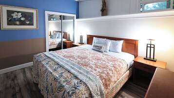 Appartement, 1 kingsize bed met slaapbank, langs het strand | Individueel gedecoreerd, individueel gemeubileerd, een bureau