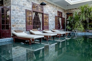 Kolam renang terbuka 