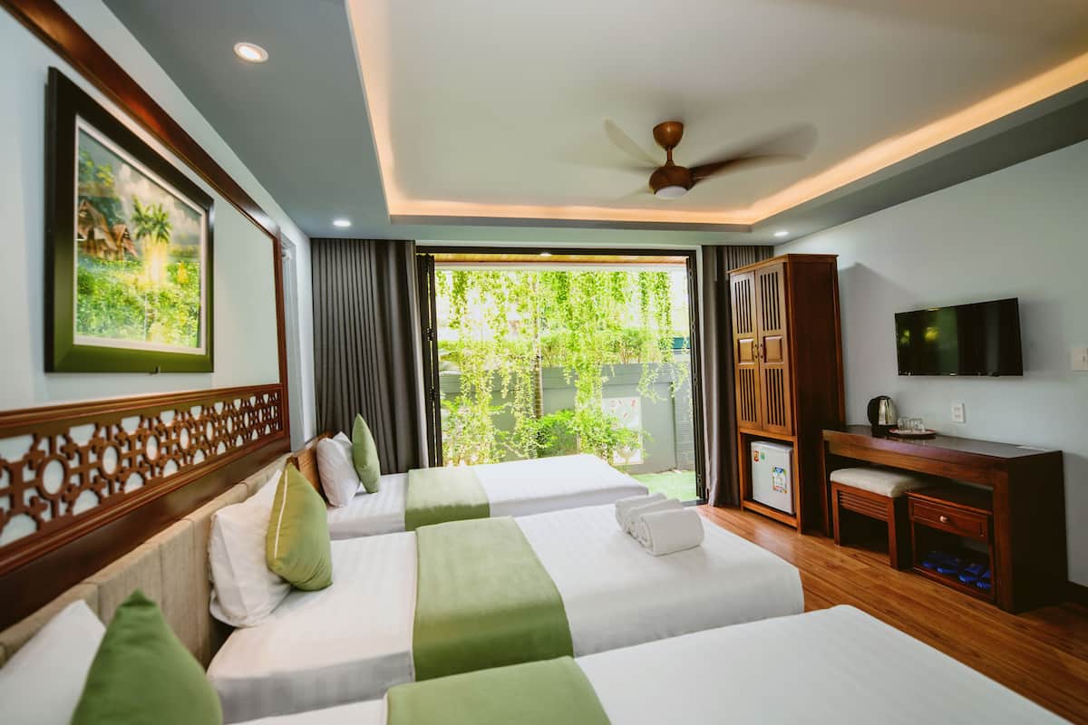 Panoramic Triple Room, 1 Bedroom, Non Smoking, Garden View