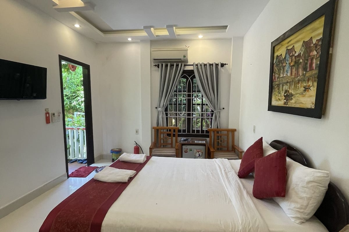 Chambre Double Deluxe, baignoire | Minibar, coffres-forts dans les chambres, bureau, Wi-Fi gratuit
