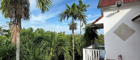 Minibar, caja de seguridad en la habitación, escritorio y wifi gratis