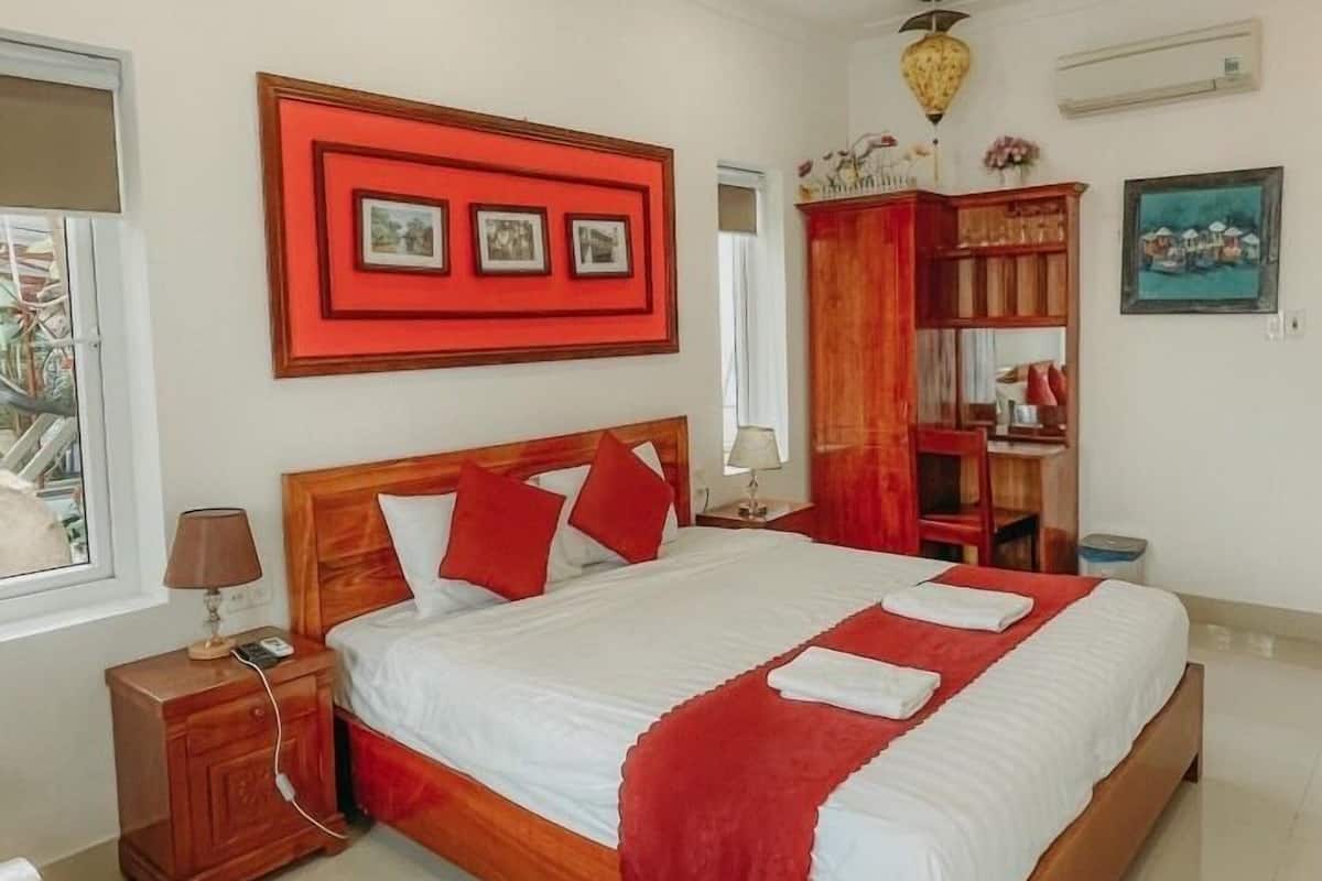 Chambre Double Deluxe, vue piscine | Minibar, coffres-forts dans les chambres, bureau, Wi-Fi gratuit