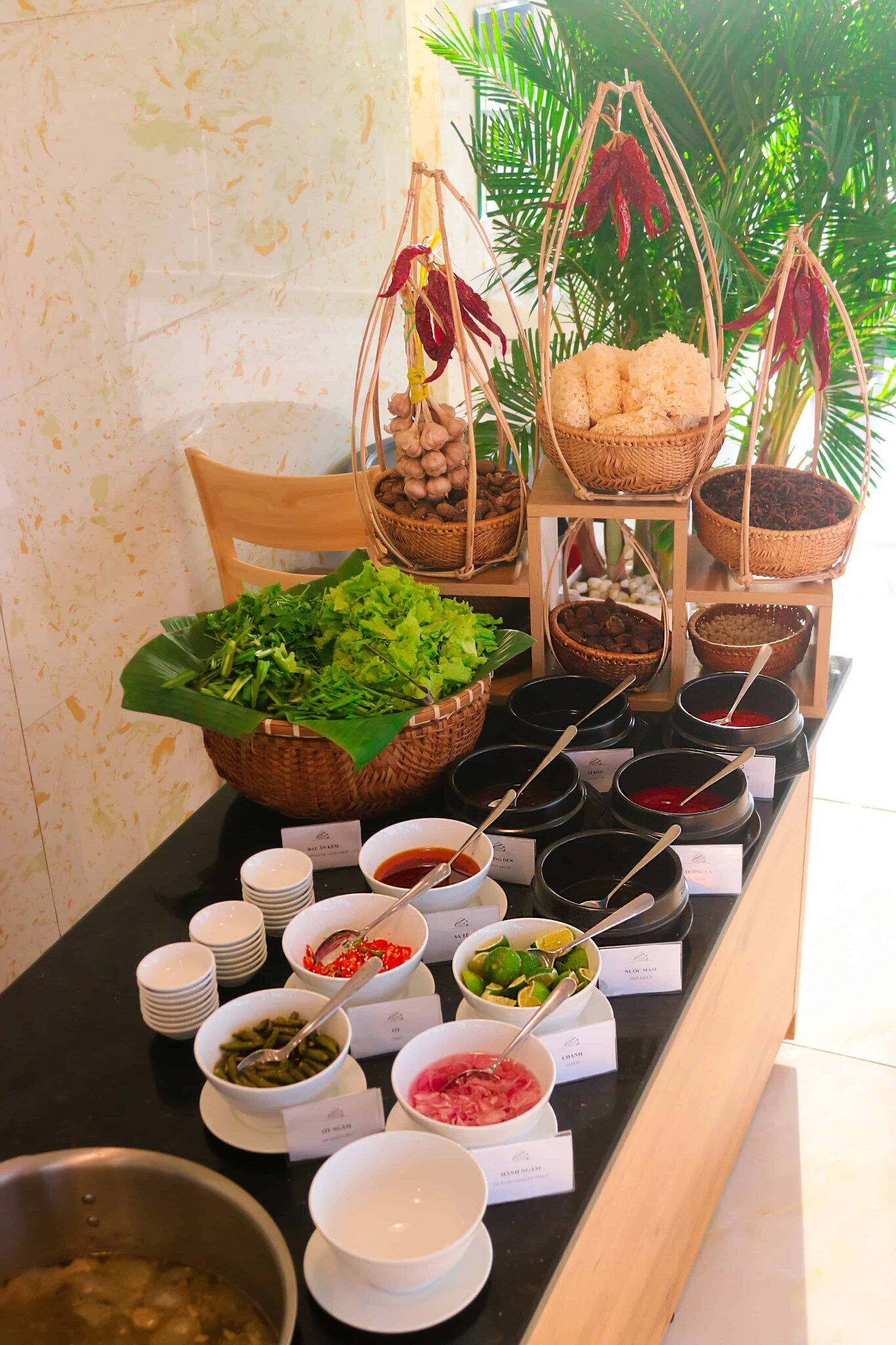 lunch and dinner served, vietnamese cuisine