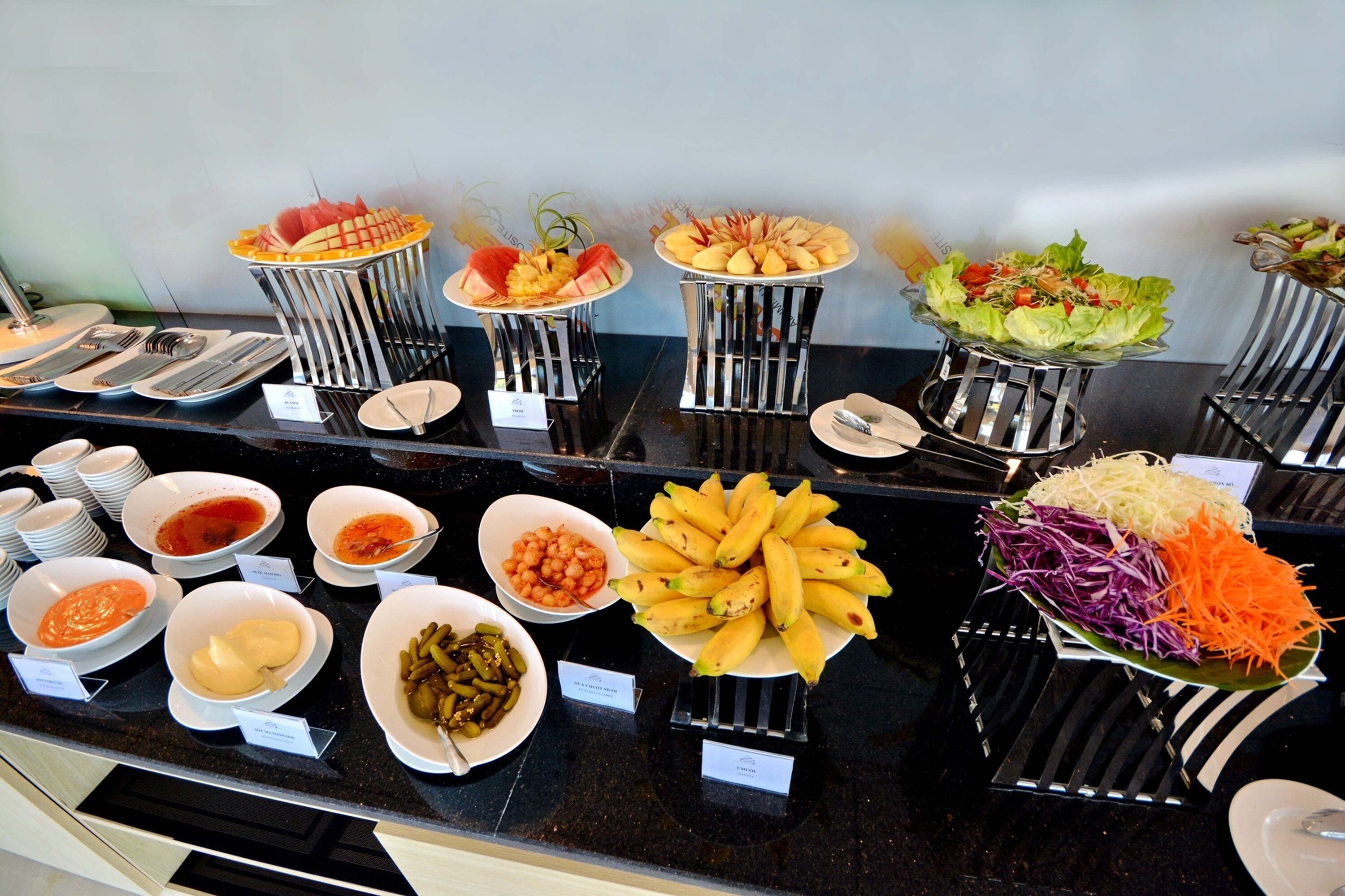 lunch and dinner served, vietnamese cuisine