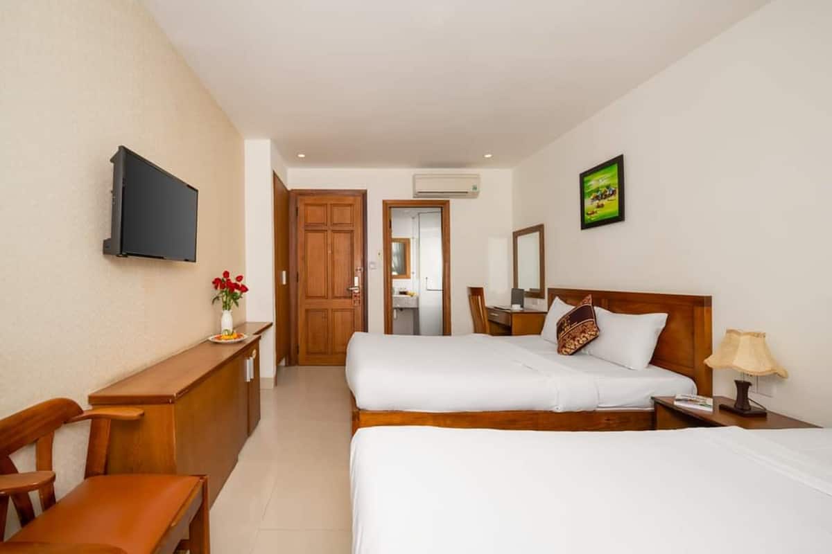 Minibar, desk, soundproofing, free WiFi
