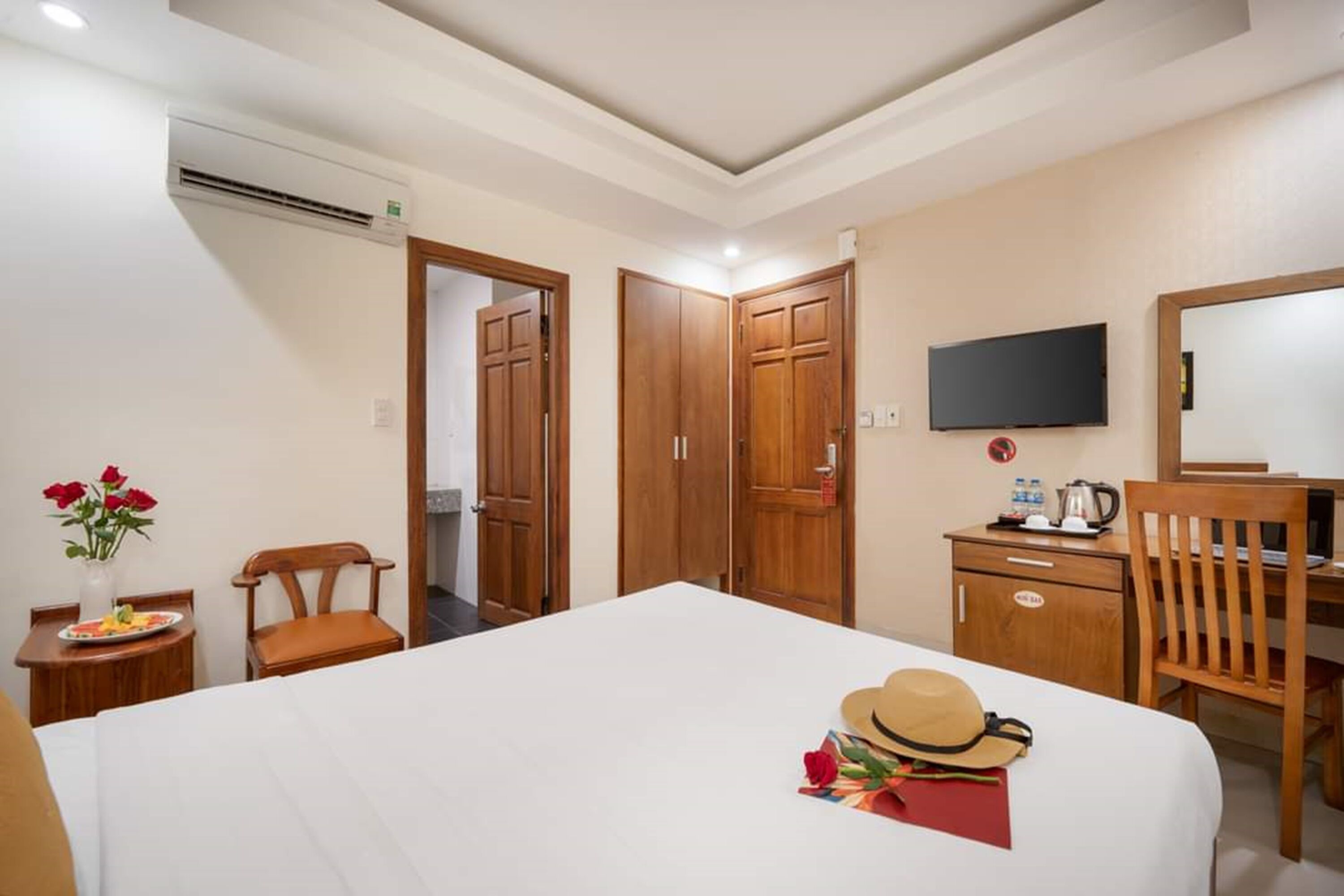 superior double room | 1 bedroom, minibar, desk, soundproofing