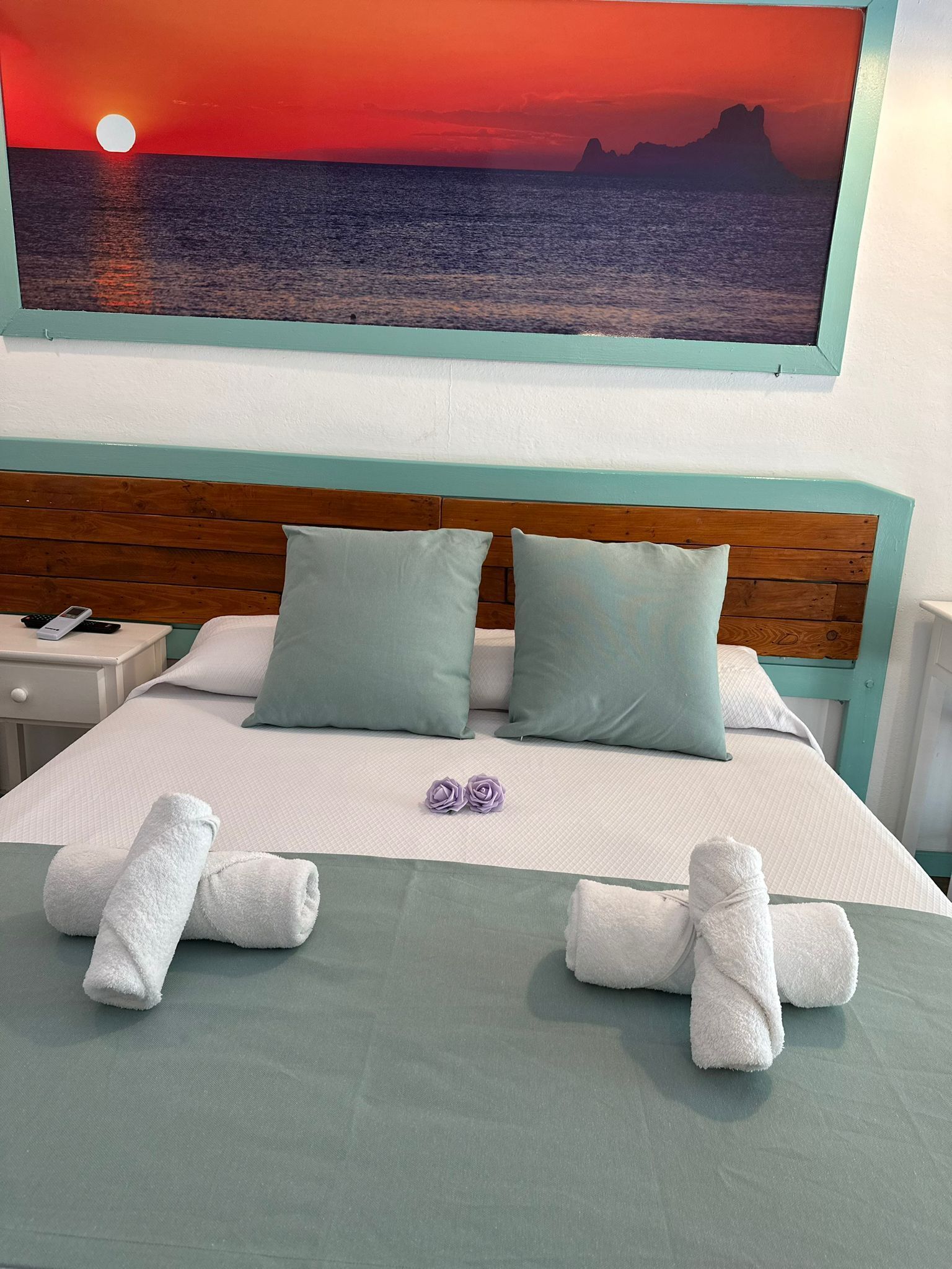 Classic Double Room | In-room safe, desk, free WiFi, bed sheets