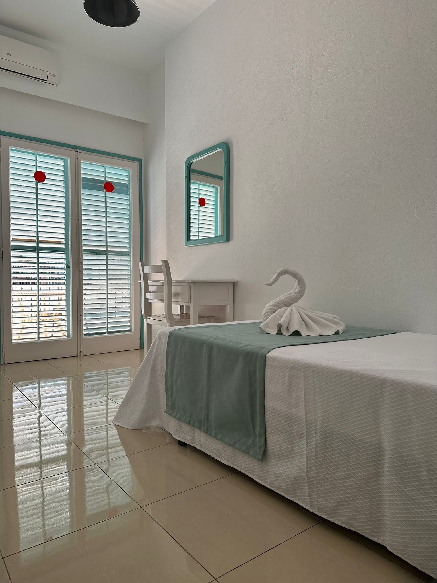 Single Room | In-room safe, desk, free WiFi, bed sheets