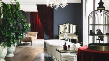 Egyptian cotton sheets, premium bedding, down comforters, pillowtop beds