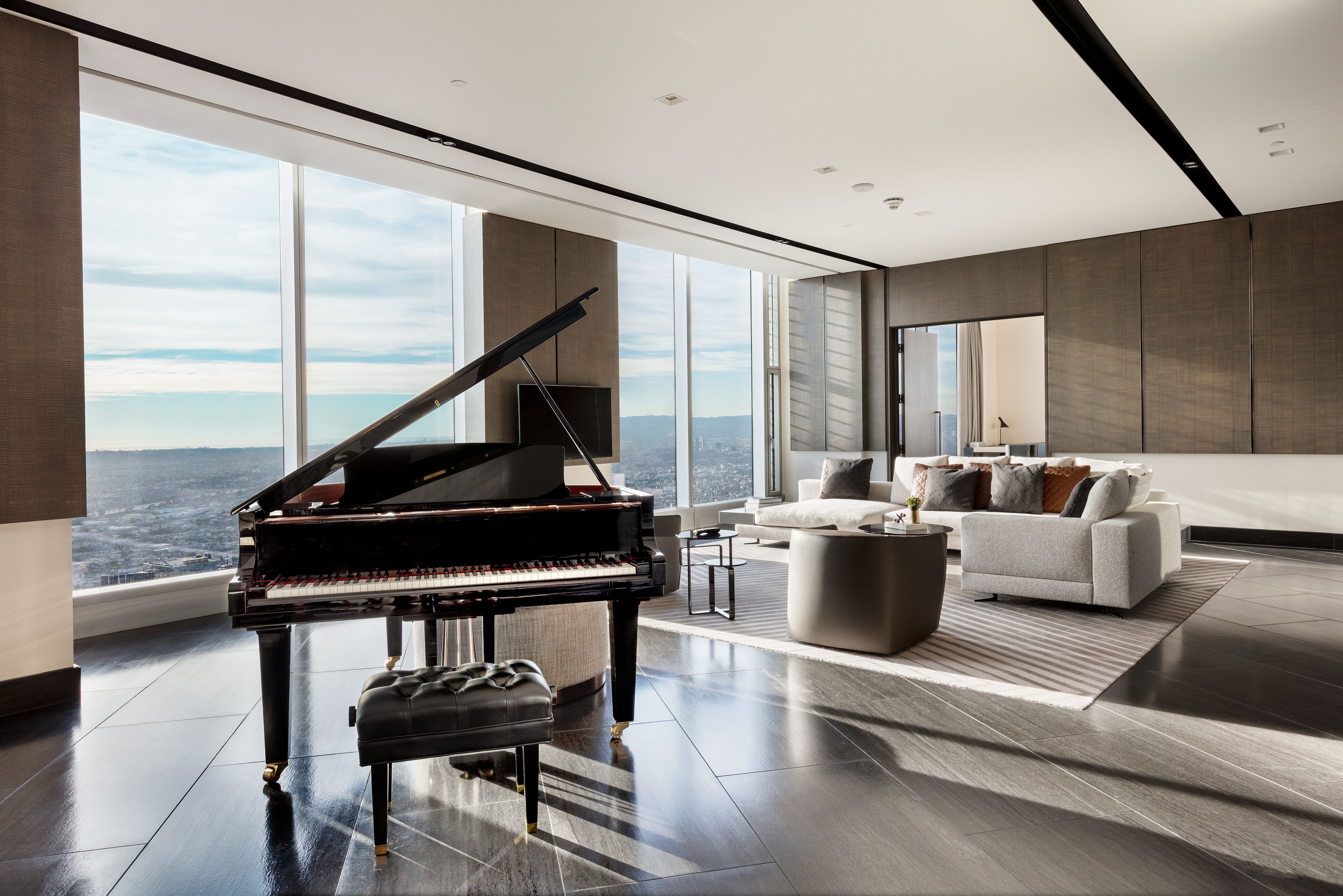 1 bedroom, hypo-allergenic bedding, down duvets, minibar