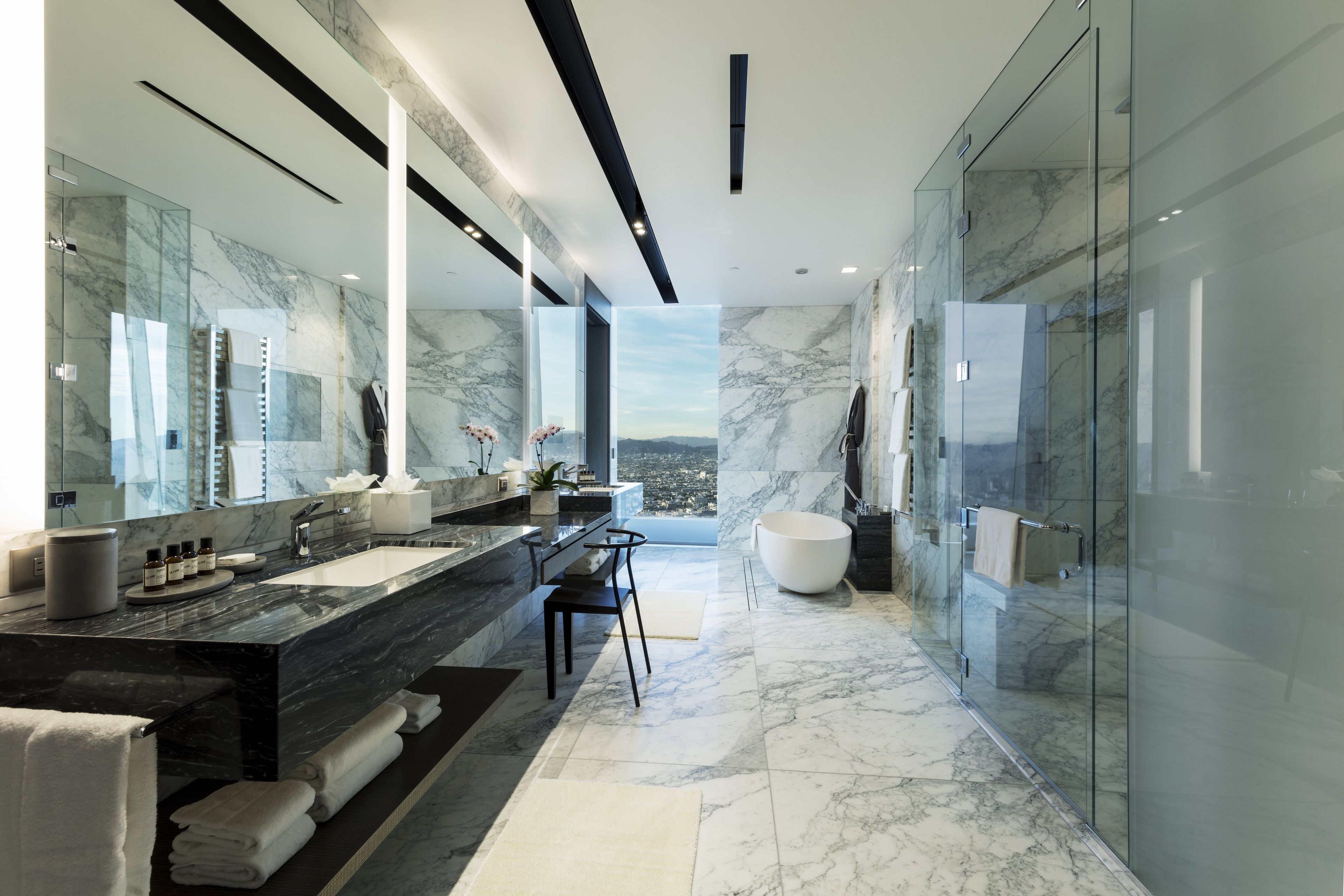 1 bedroom, hypo-allergenic bedding, down duvets, minibar