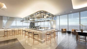 2 restaurants; breakfast, lunch, dinner and brunch served