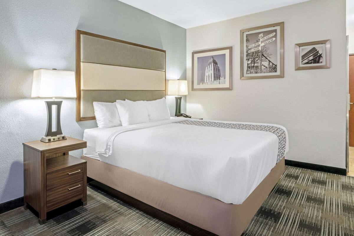 Hochwertige Bettwaren, Pillowtop-Betten, Schreibtisch