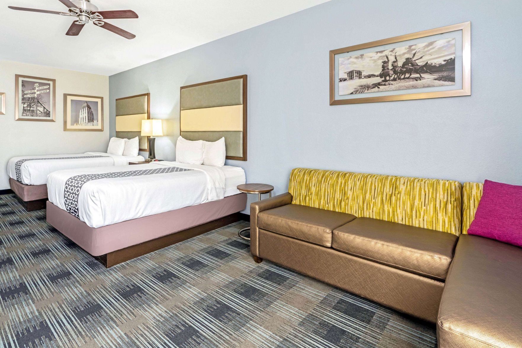 Hochwertige Bettwaren, Pillowtop-Betten, Schreibtisch