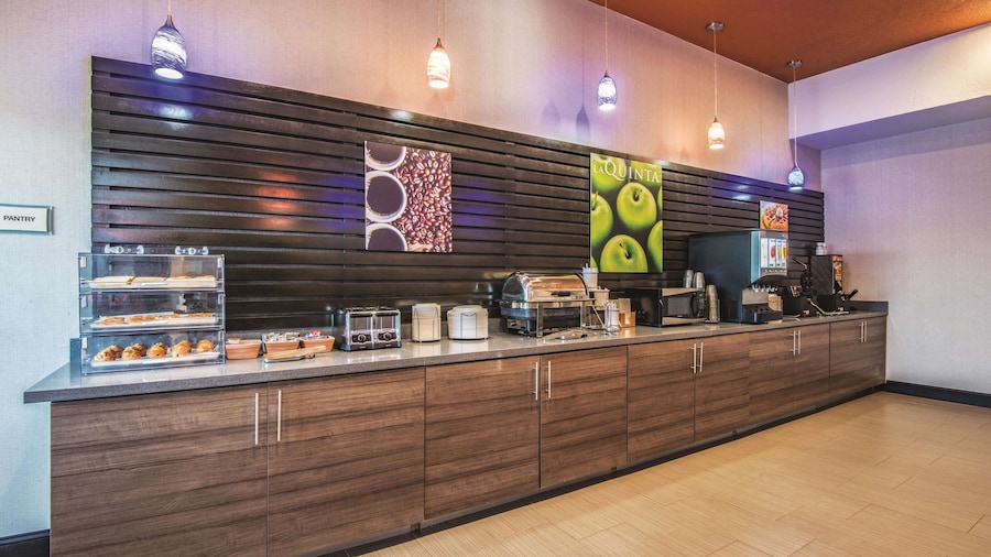 La Quinta Inn & Suites by Wyndham Guthrie