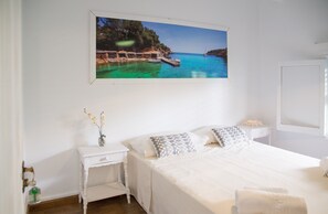 Blackout curtains, free WiFi, bed sheets