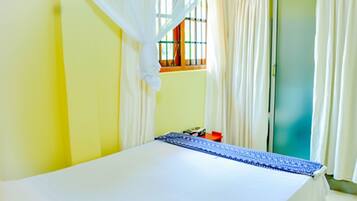 2 bedrooms, desk, iron/ironing board, rollaway beds (surcharge)