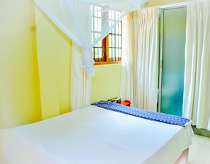 2 bedrooms, desk, iron/ironing board, rollaway beds - Villu Villa (Anuradhapura)