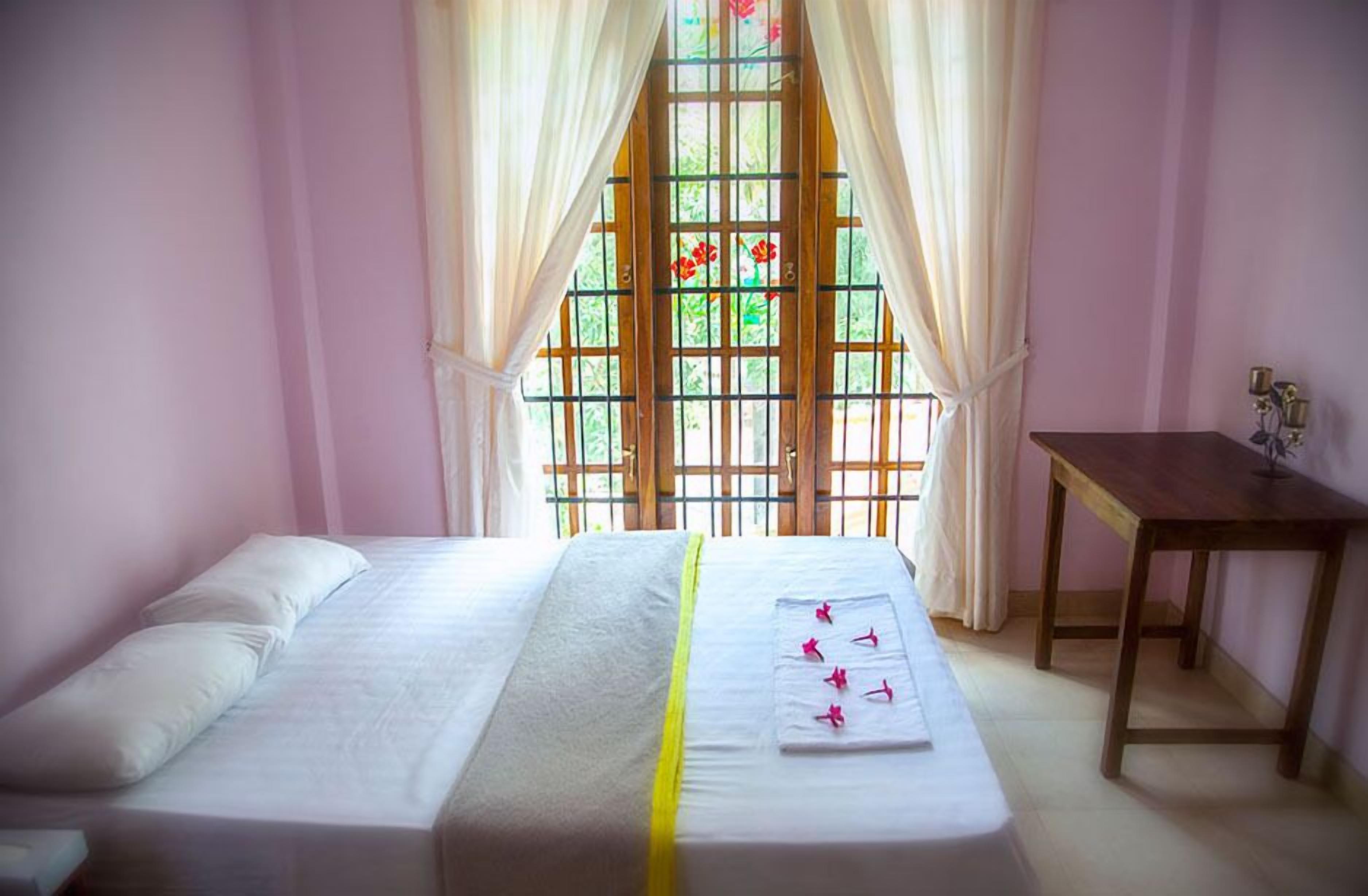 2 多间卧室、办公桌、熨斗/熨衣板、折叠床/加床（额外收费）