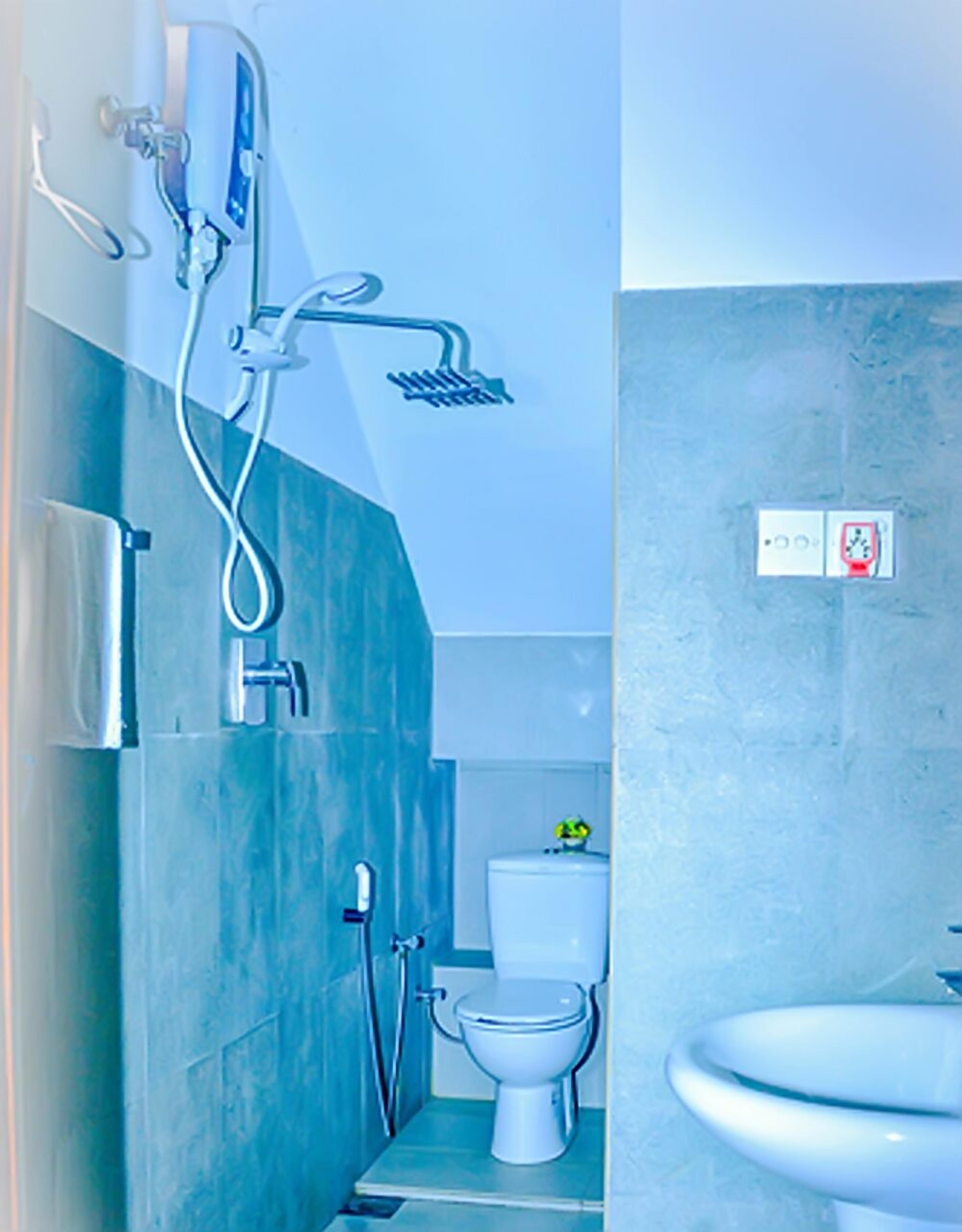 Chambre Double Standard | Salle de bain | Articles de toilette gratuits, serviettes fournies