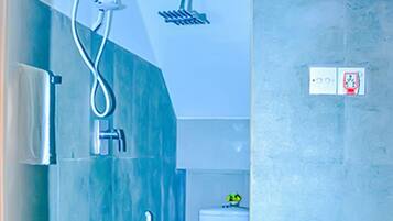 Chambre Double Standard | Salle de bain | Articles de toilette gratuits, serviettes fournies