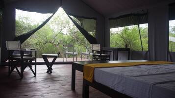 1 bedroom, premium bedding, desk, bed sheets