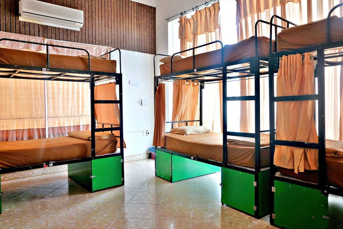 Superior Room, Mixed Dorm (10 Beds) | Desk, free WiFi
