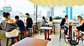 Petit déjeuner à emporter compris tous les jours