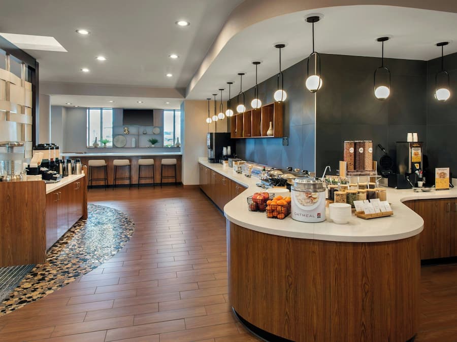 Free daily continental breakfast