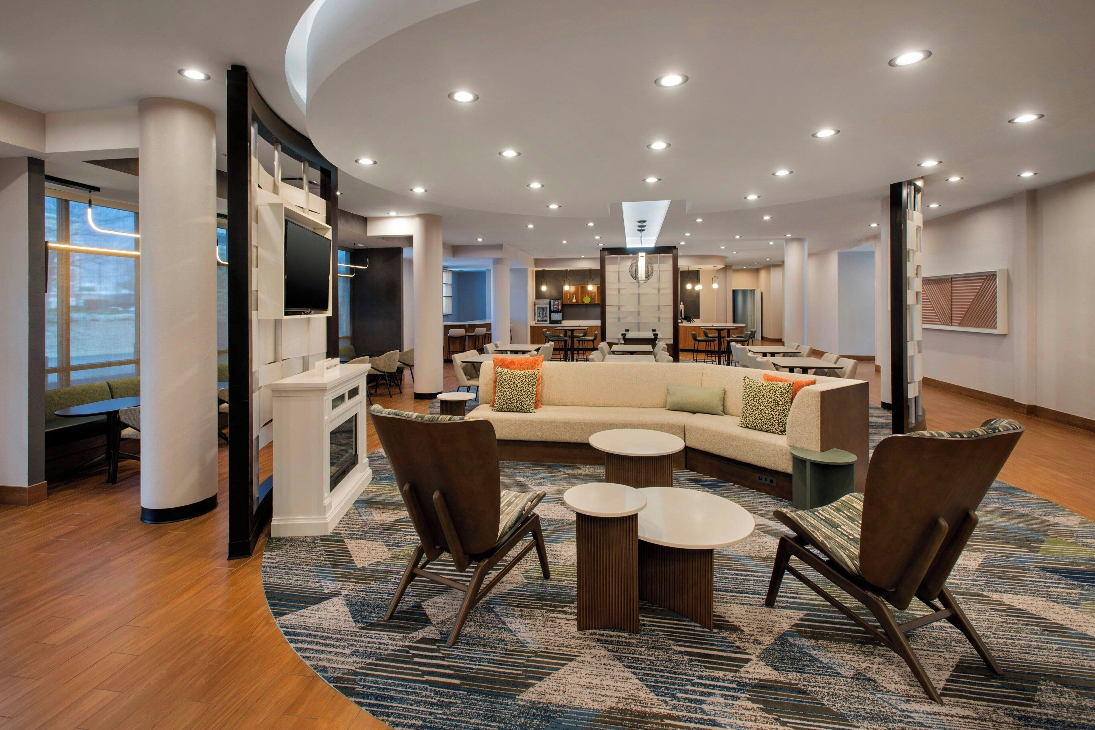 Lobby lounge